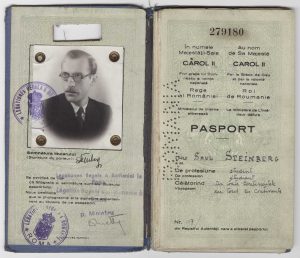 First page of Steinberg’s expired Romanian passport, 1940.