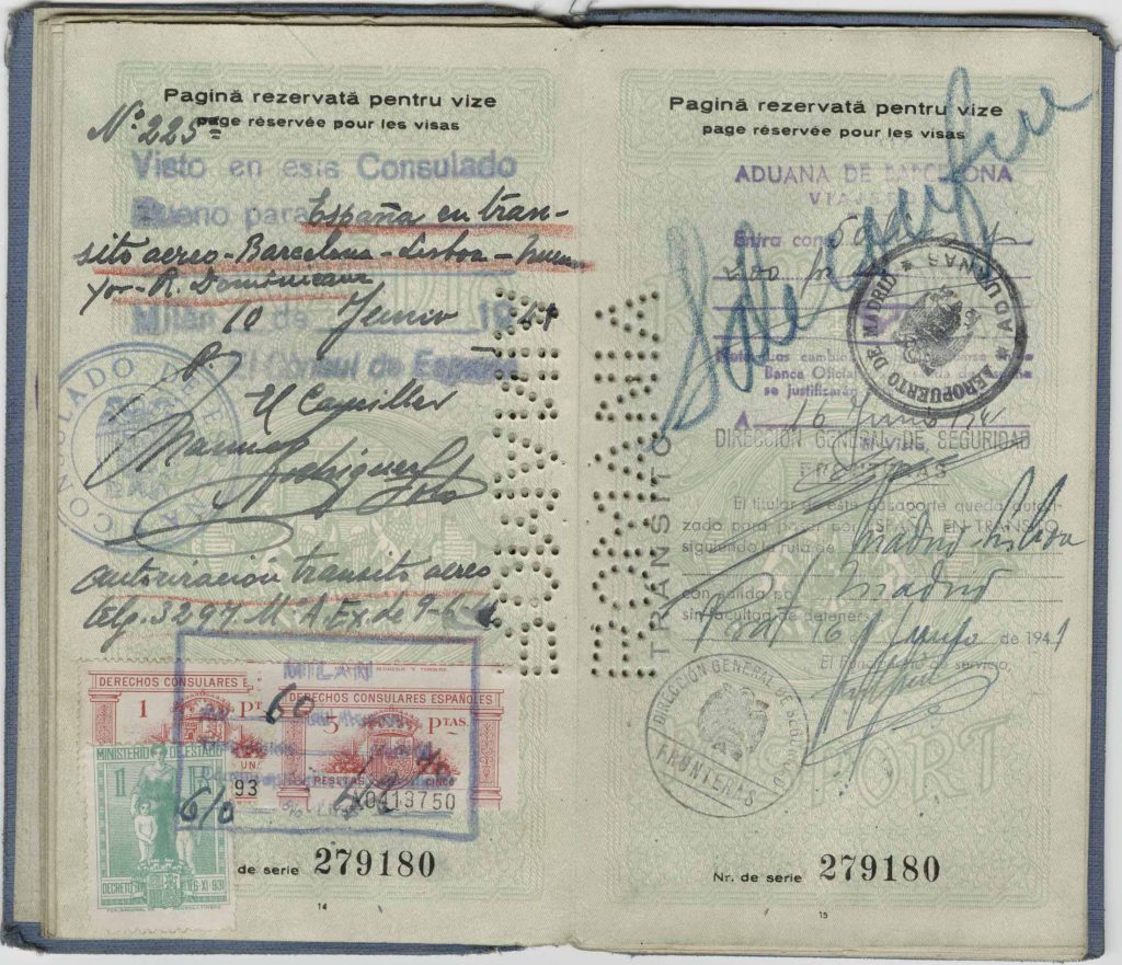 Pages 14-15 of Steinberg’s expired Romanian passport, 1940.