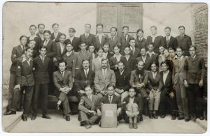 Steinberg’s graduating class at the Liceul Matei Basarab, May 1932. Steinberg is at the extreme left, standing with one foot on a step. Saul Steinberg Papers, Beinecke Rare Book and Manuscript Library, Yale University.
