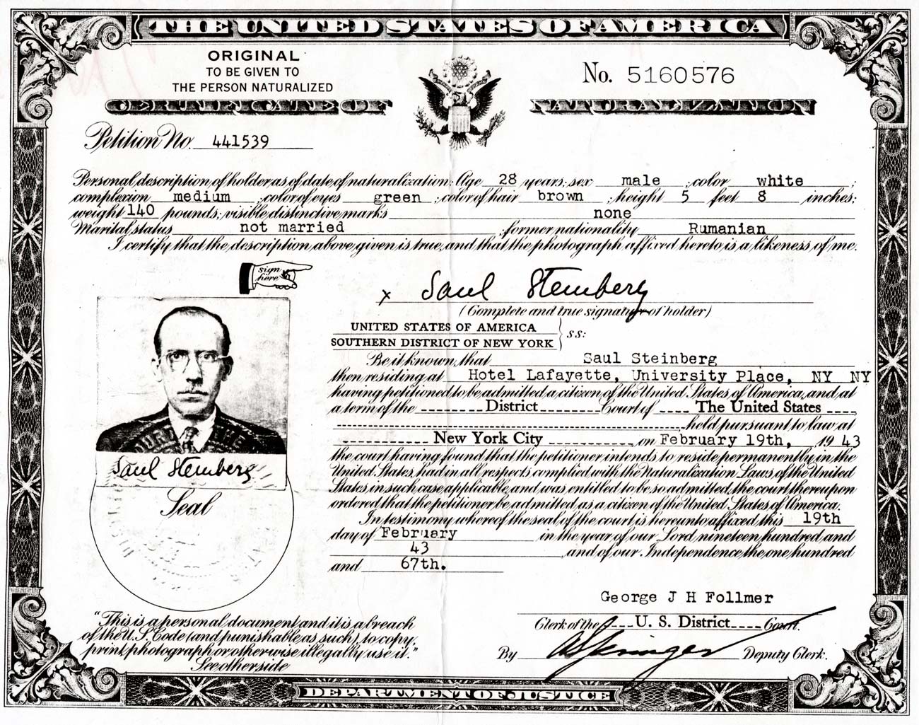 Steinberg’s certificate of naturalization dated February 19, 1943. Saul Steinberg Papers, Beinecke Rare Book and Manuscript Library, Yale University.