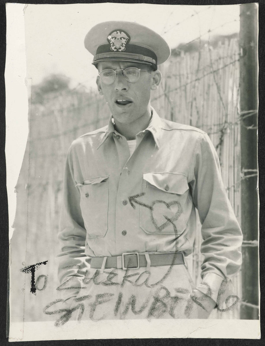 Steinberg in China, 1943. The Saul Steinberg Foundation.