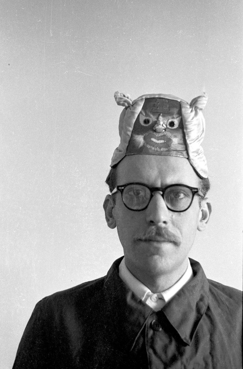 Steinberg in Chinese child’s headgear, c. 1949. Photo by Bernard Rudofsky.
